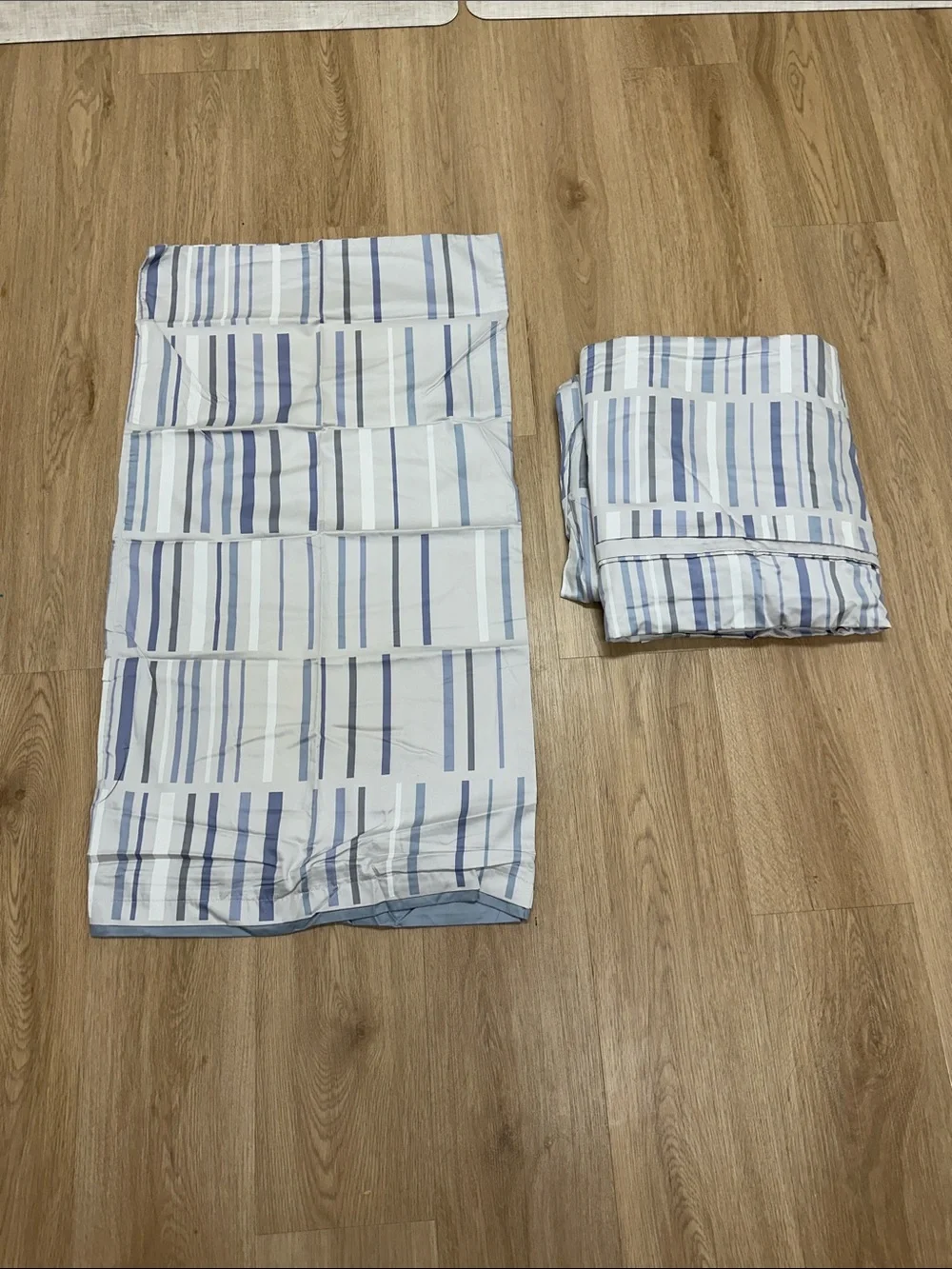 Hotel Collection Blue and White Striped Duvet Cover and 2 pillow cases